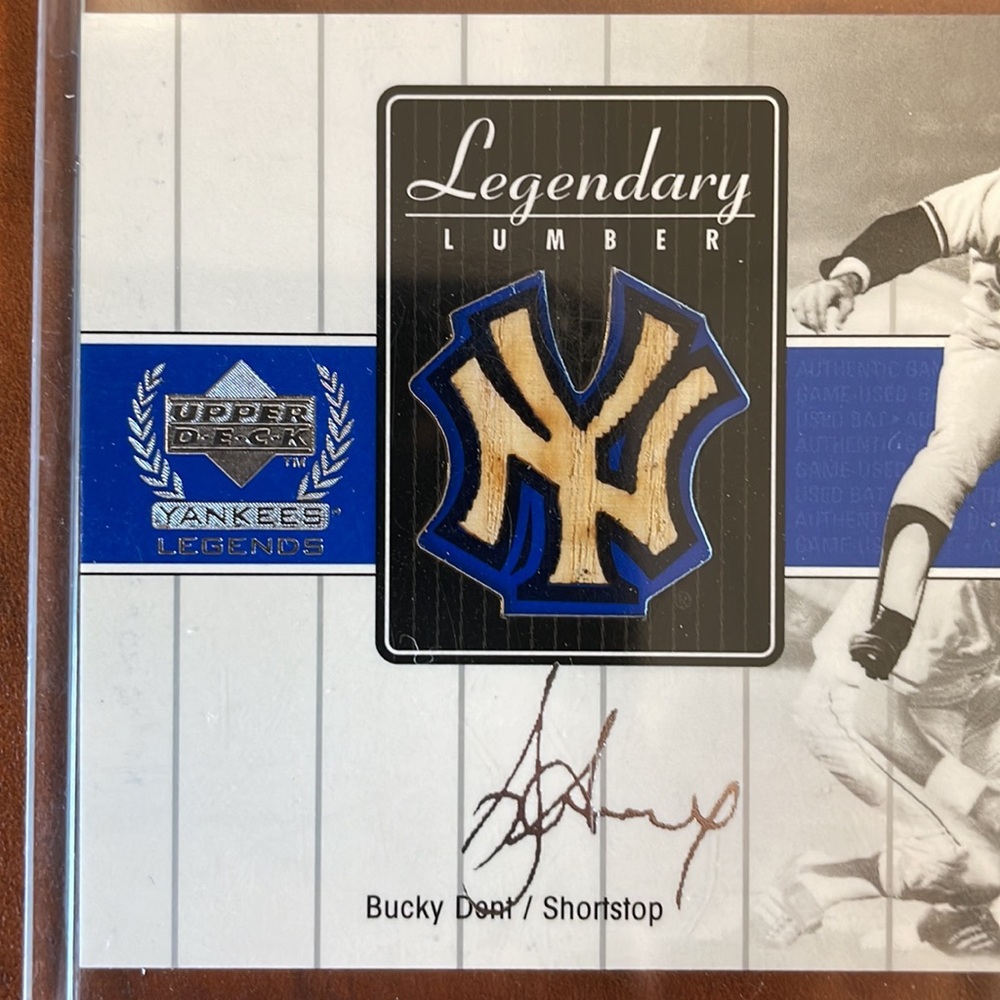 *RARE* Upper Deck: Yankees Legends - Bucky Dent - Legendary Lumber! ⚾️ - Picture 2 of 4